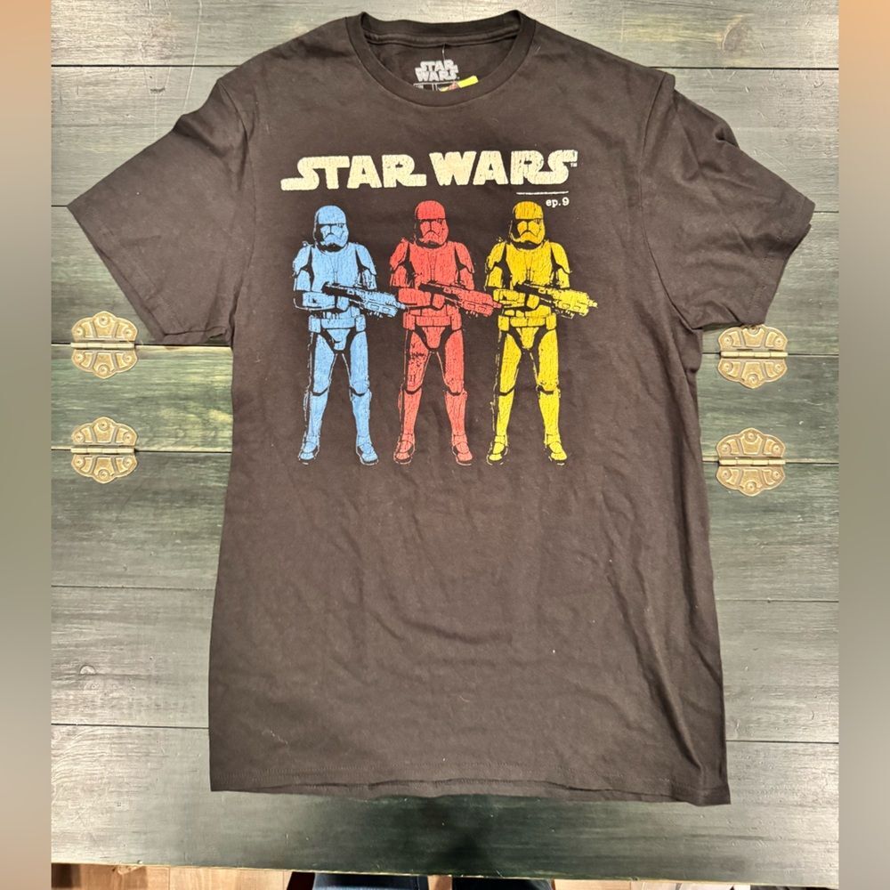 NEW men's Star Wars: The Rise of Skywalker (Episode 9) graphic T-shirt Size M